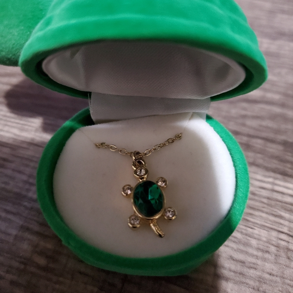Kid's turtle necklace